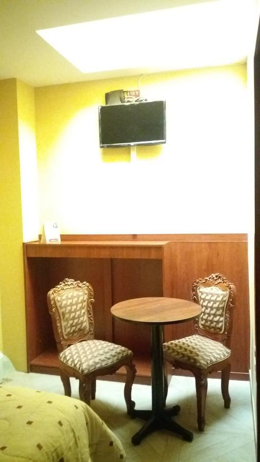 Hotel Saint Thomas Кито Экстерьер фото