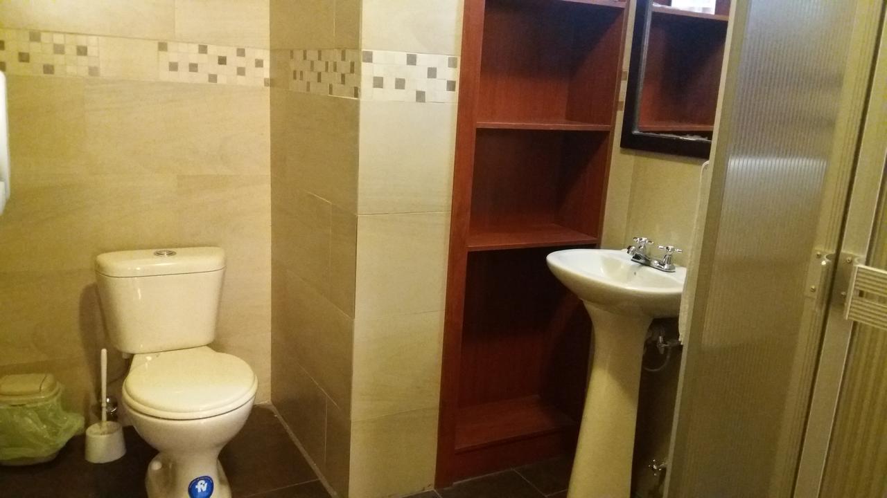 Hotel Saint Thomas Кито Экстерьер фото