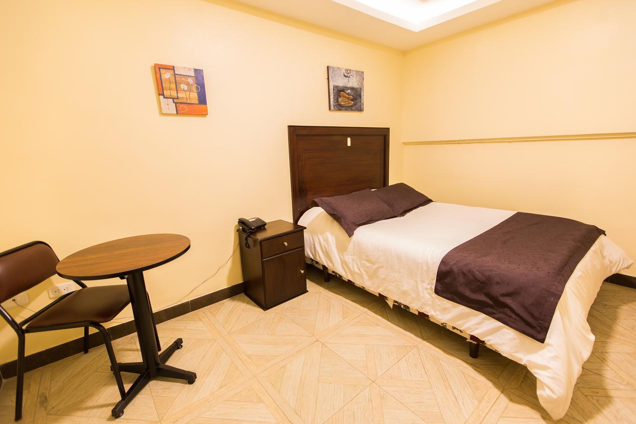 Hotel Saint Thomas Кито Экстерьер фото