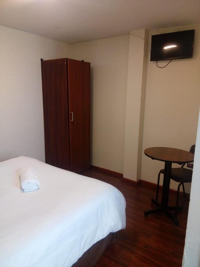 Hotel Saint Thomas Кито Экстерьер фото